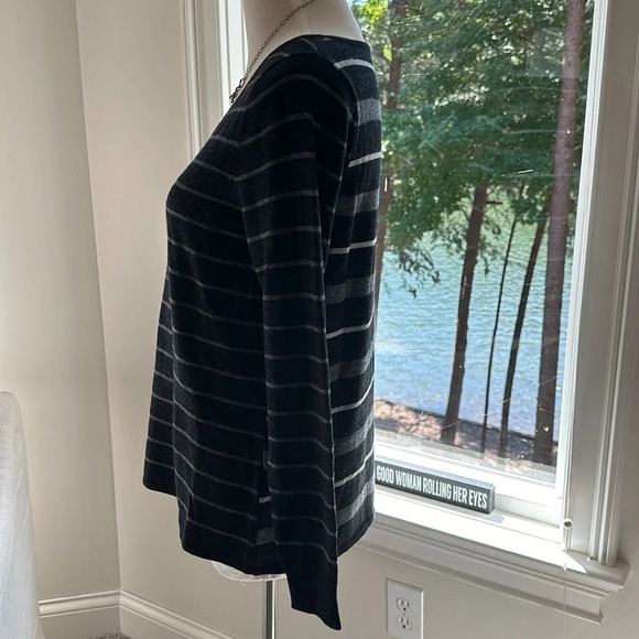 SMARTWOOL Merino Wool Blend V-neck Grey Stripe Sweater, Small, Like New - Picture 3 of 8